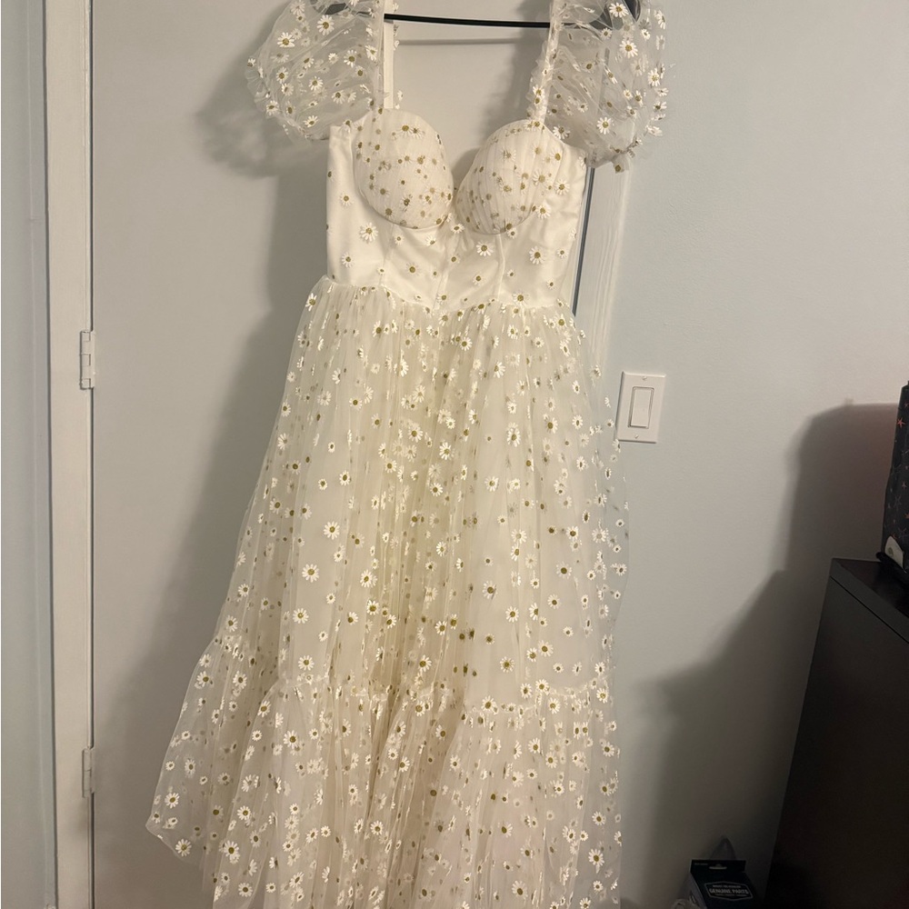 White daisy Ava gowns dress